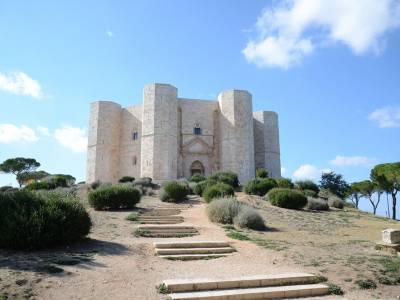 On the footsteps of Frederick II in Apulia