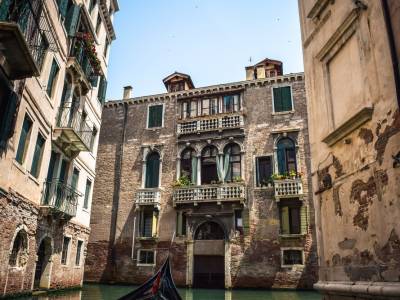 Why Venetian Palaces have an Ottoman influence
